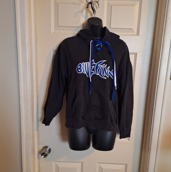 Pennant Tops - Pennant graphic hoodie size small